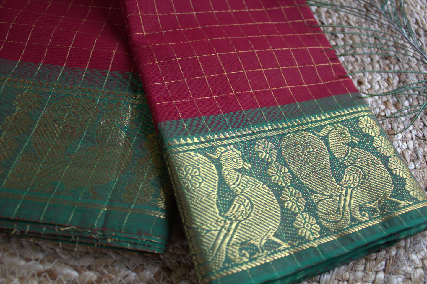 Madhurai Sungudi Red saree with Green zari border (without blouse)